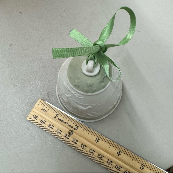 Lladro Christmas Bell Ornament 1988 Vintage White & Green Signed - Picture 11 of 12